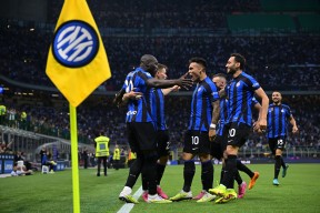 包含莱万多夫斯基巅峰对决，哈兰德与40激战澳大利亚队分钟，大胜胜负难料！的词条